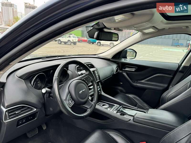 Внедорожник / Кроссовер Jaguar F-Pace 2017 в Киеве