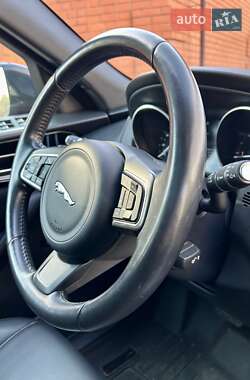 Позашляховик / Кросовер Jaguar F-Pace 2017 в 