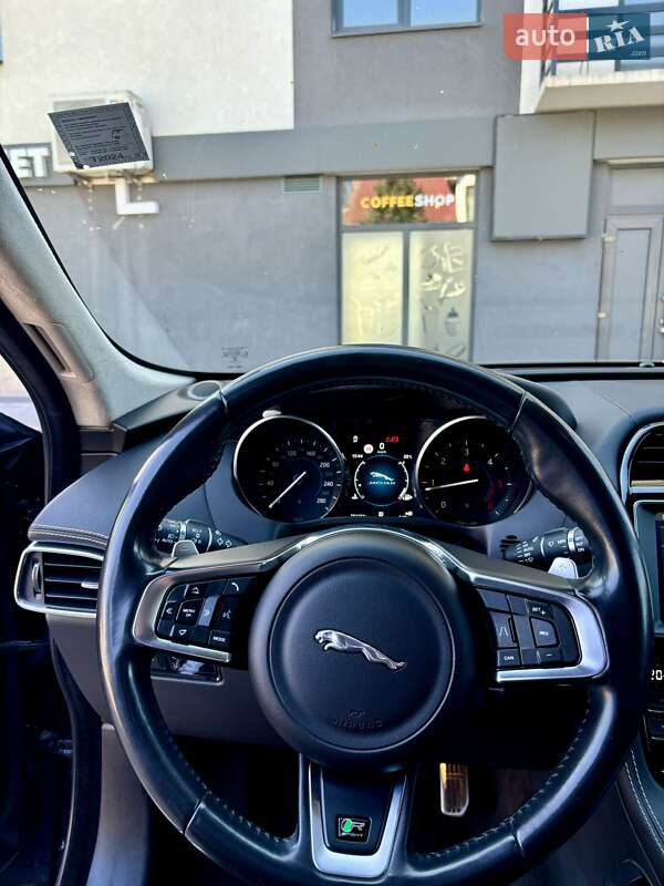 Позашляховик / Кросовер Jaguar F-Pace 2020 в Ужгороді