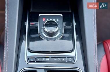 Позашляховик / Кросовер Jaguar F-Pace 2019 в 