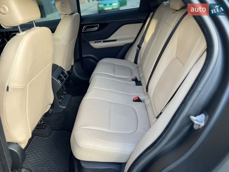 Внедорожник / Кроссовер Jaguar F-Pace 2016 в Ужгороде