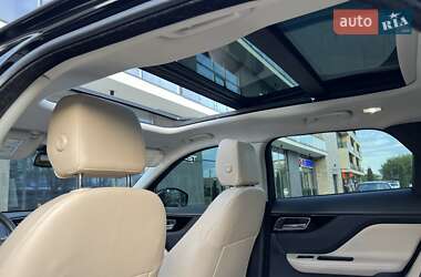 Позашляховик / Кросовер Jaguar F-Pace 2016 в 