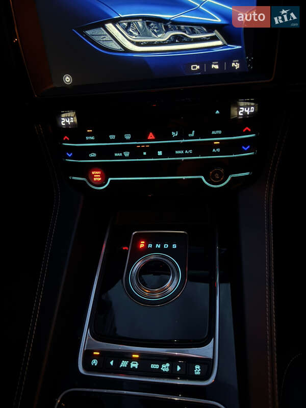 Позашляховик / Кросовер Jaguar F-Pace 2017 в Харкові