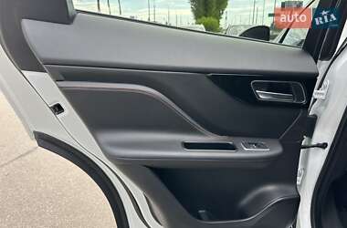 Внедорожник / Кроссовер Jaguar F-Pace 2020 в 