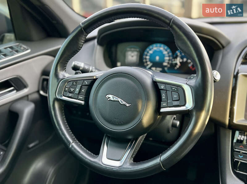 Позашляховик / Кросовер Jaguar F-Pace 2017 в Києві