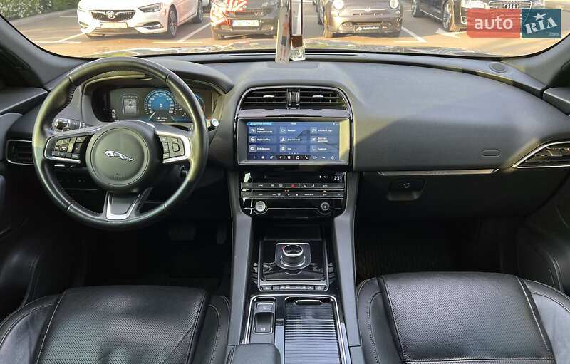 Позашляховик / Кросовер Jaguar F-Pace 2017 в Києві