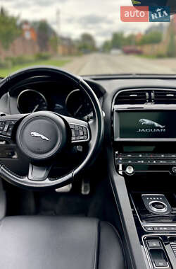 Позашляховик / Кросовер Jaguar F-Pace 2019 в 