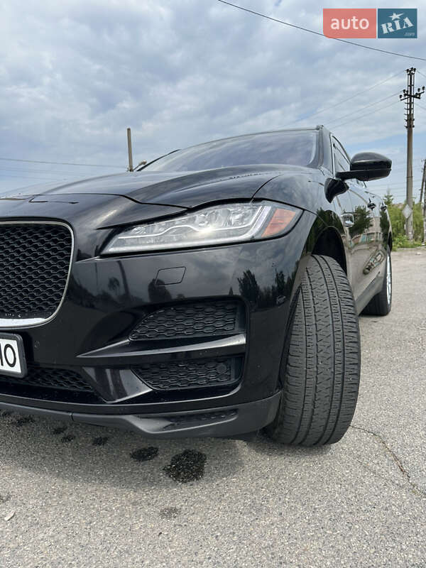 Позашляховик / Кросовер Jaguar F-Pace 2016 в 
