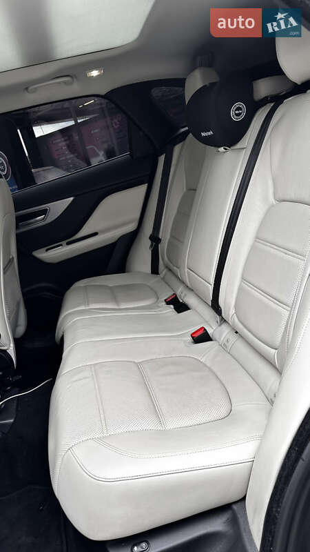 Позашляховик / Кросовер Jaguar F-Pace 2016 в Львові фото 22 Позашляховик / Кросовер Jaguar F-Pace 2016 в Львові