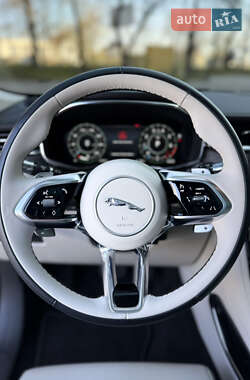 Внедорожник / Кроссовер Jaguar F-Pace 2021 в 