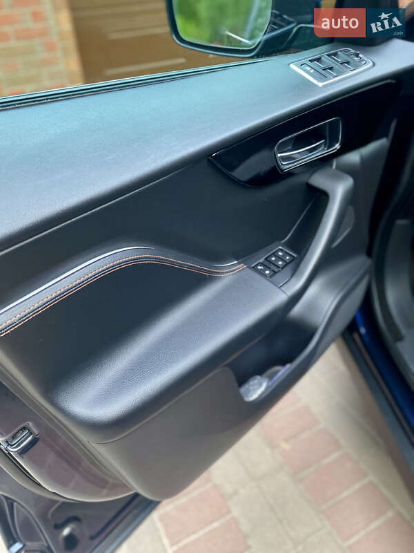Внедорожник / Кроссовер Jaguar F-Pace 2017 в Харькове