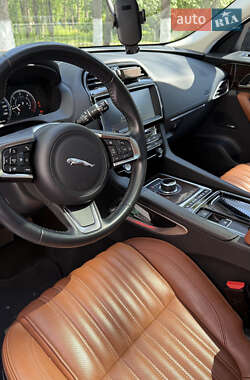 Внедорожник / Кроссовер Jaguar F-Pace 2017 в 