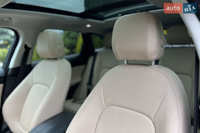 Позашляховик / Кросовер Jaguar F-Pace 2016 в Львові