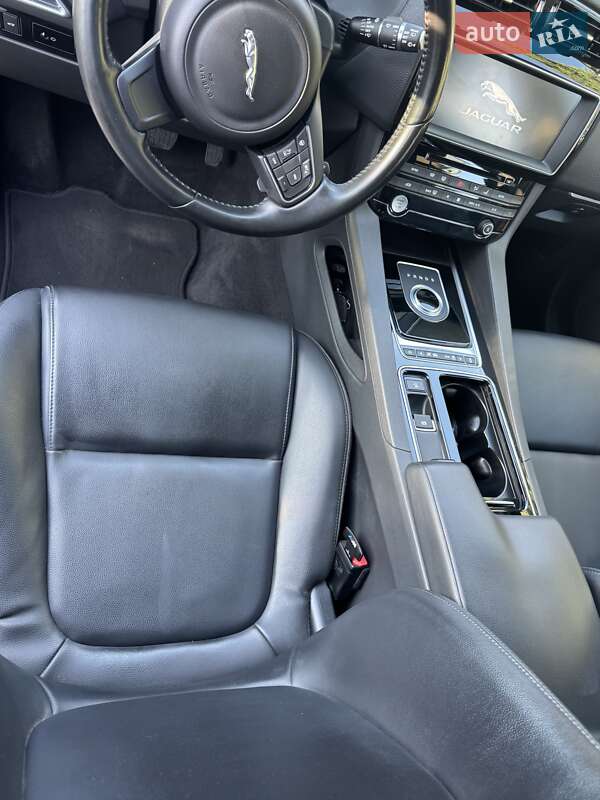 Внедорожник / Кроссовер Jaguar F-Pace 2016 в Киеве