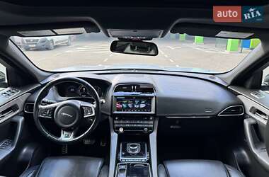 Внедорожник / Кроссовер Jaguar F-Pace 2017 в 
