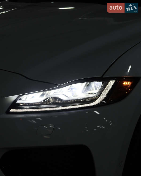Позашляховик / Кросовер Jaguar F-Pace 2020 в Києві