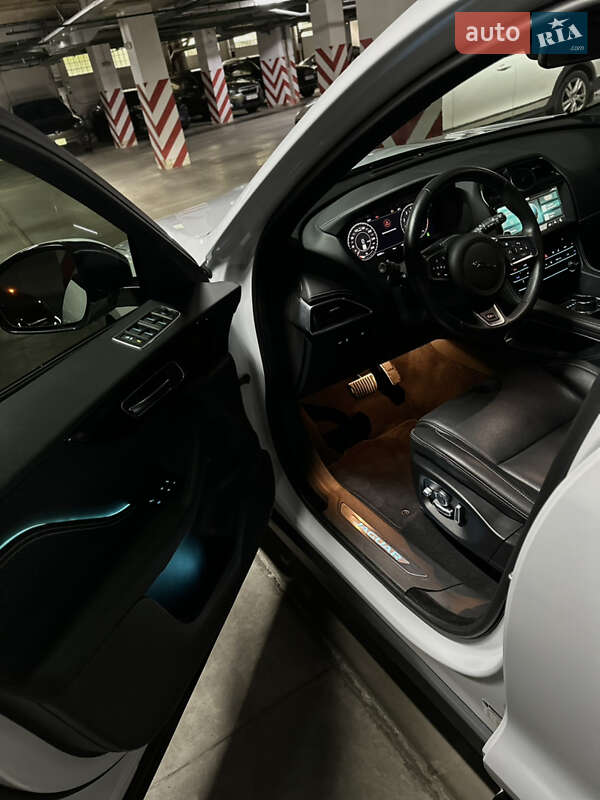 Позашляховик / Кросовер Jaguar F-Pace 2020 в Києві