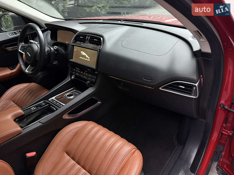 Позашляховик / Кросовер Jaguar F-Pace 2017 в Києві