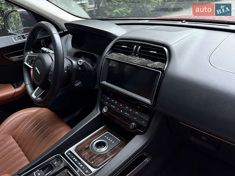 Позашляховик / Кросовер Jaguar F-Pace 2017 в Києві