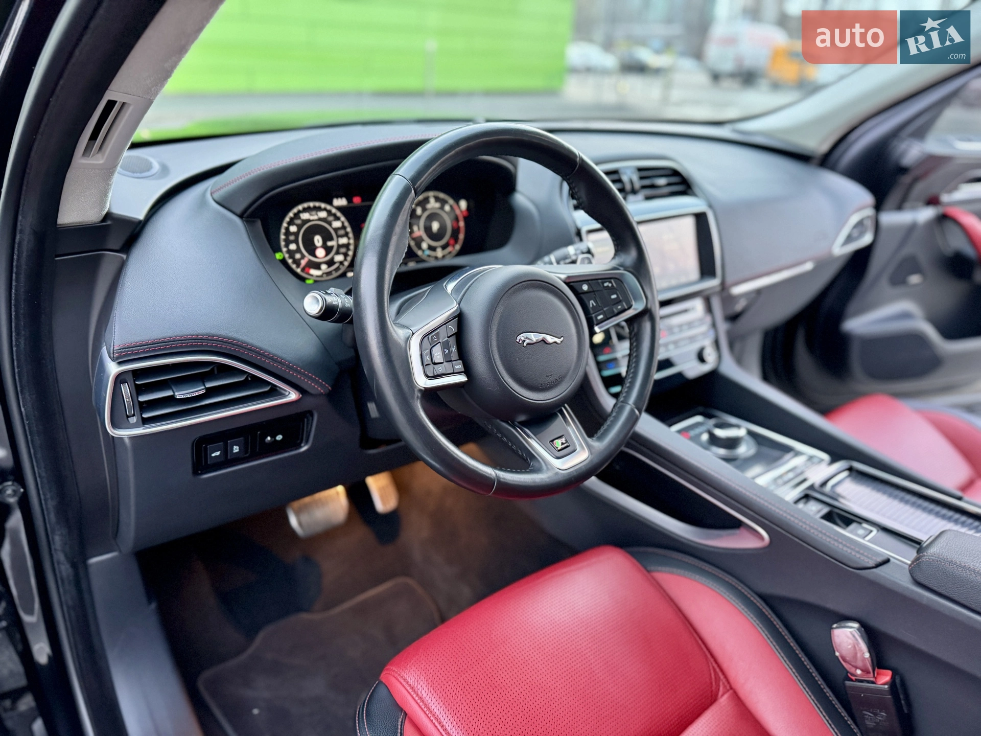 2019 Jaguar F-Pace - мініатюра 36