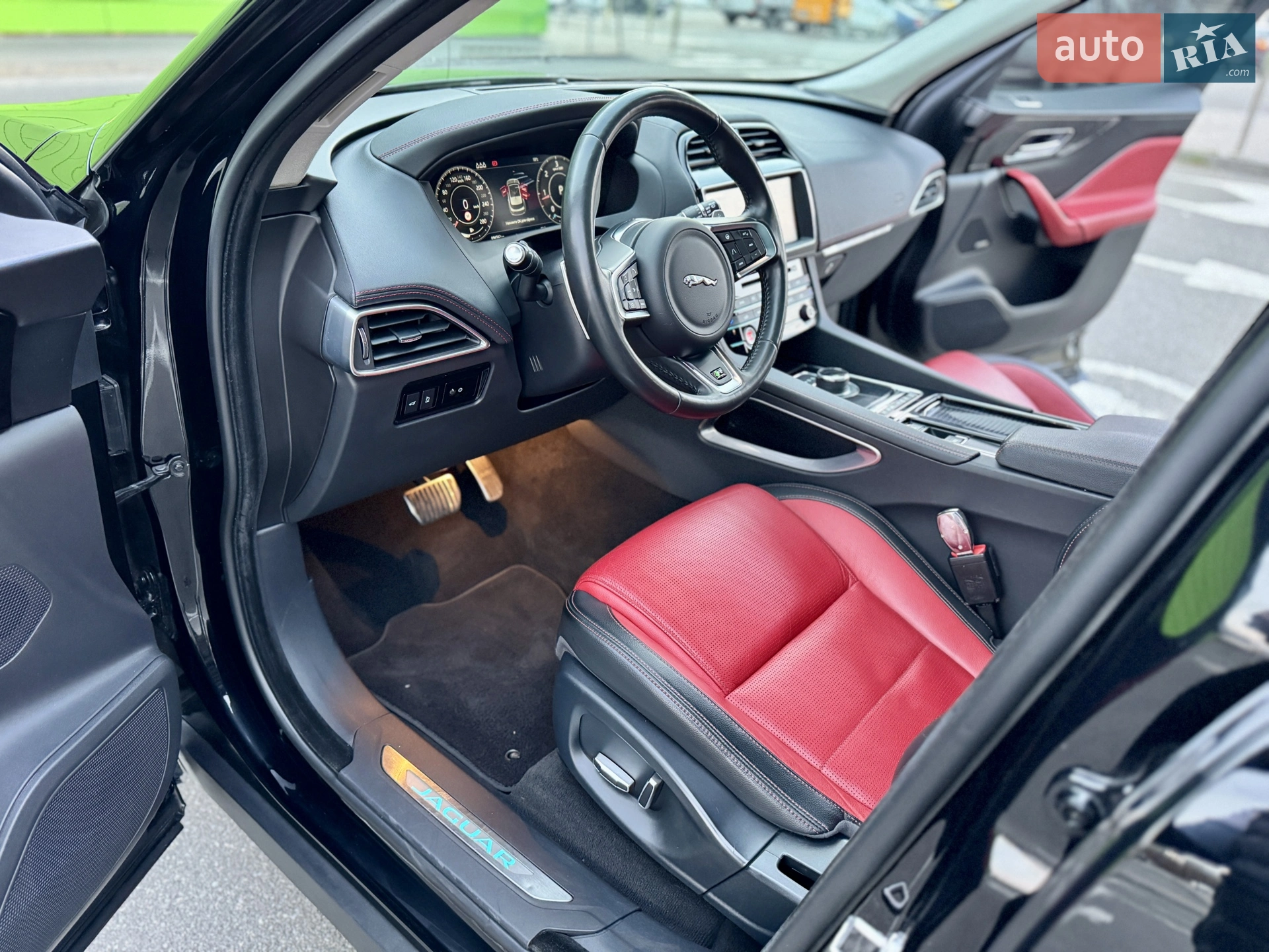 2019 Jaguar F-Pace - мініатюра 37