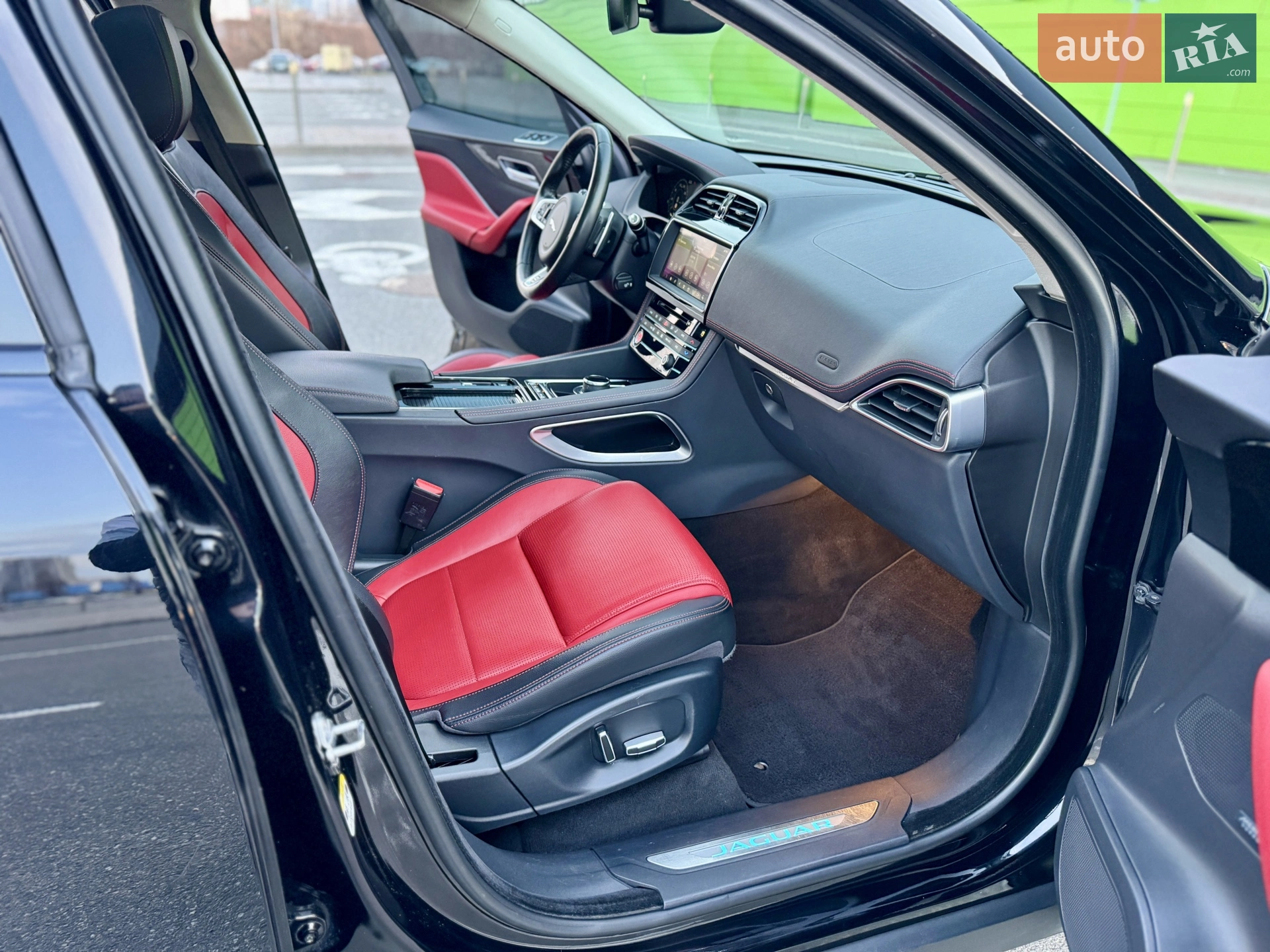 2019 Jaguar F-Pace - мініатюра 50