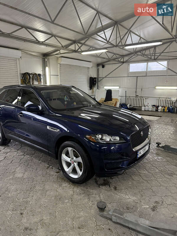 Внедорожник / Кроссовер Jaguar F-Pace 2017 в Ровно