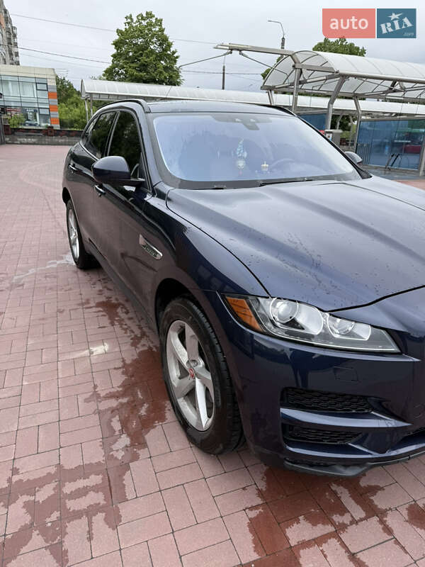 Внедорожник / Кроссовер Jaguar F-Pace 2017 в Ровно