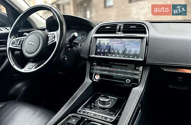 Внедорожник / Кроссовер Jaguar F-Pace 2016 в 