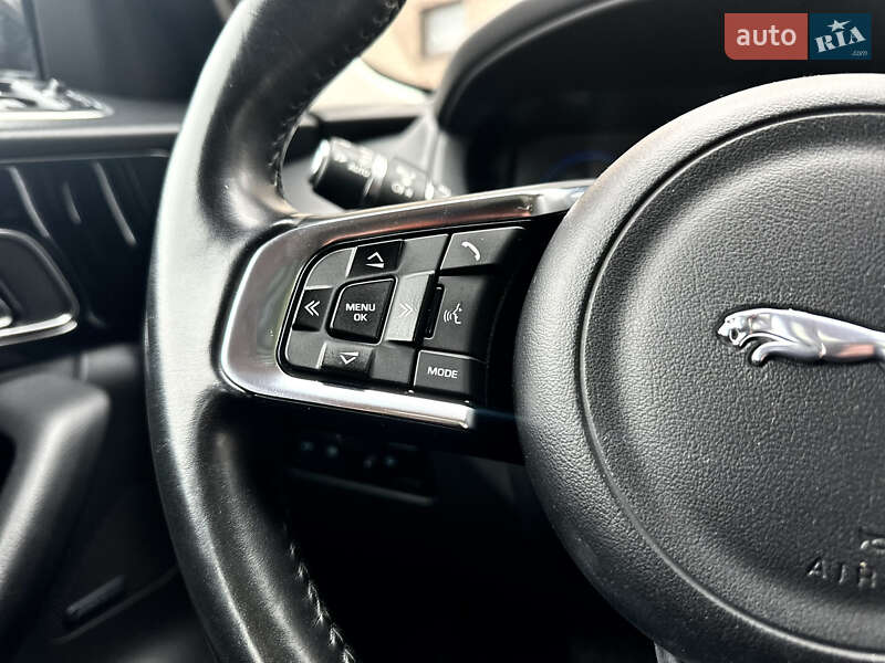 Позашляховик / Кросовер Jaguar F-Pace 2016 в Житомирі