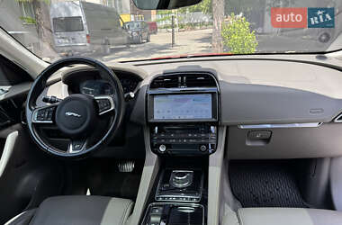 Внедорожник / Кроссовер Jaguar F-Pace 2018 в 