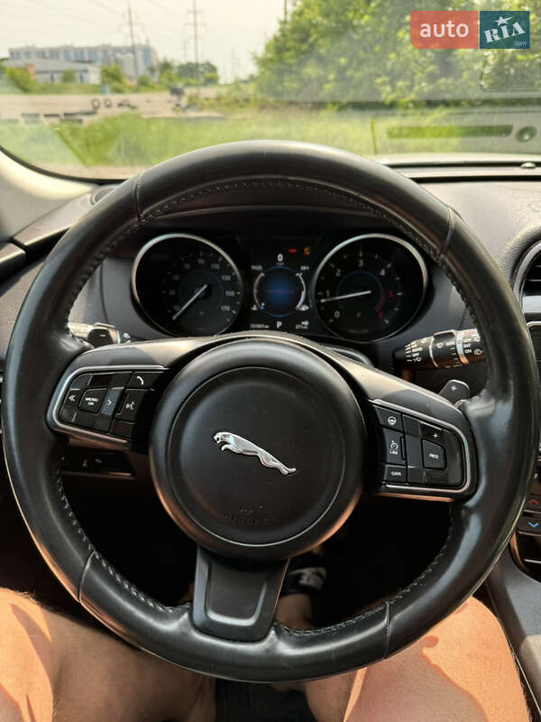 Позашляховик / Кросовер Jaguar F-Pace 2017 в Полтаві