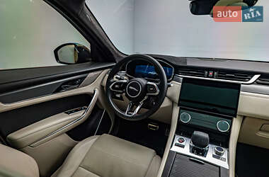 Внедорожник / Кроссовер Jaguar F-Pace 2021 в 