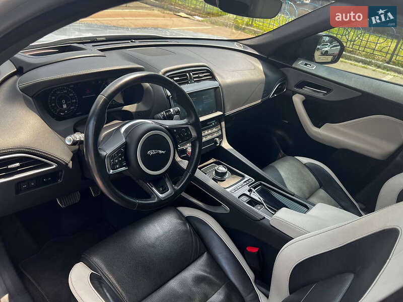 Внедорожник / Кроссовер Jaguar F-Pace 2018 в Киеве