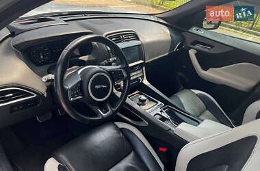 Внедорожник / Кроссовер Jaguar F-Pace 2018 в 