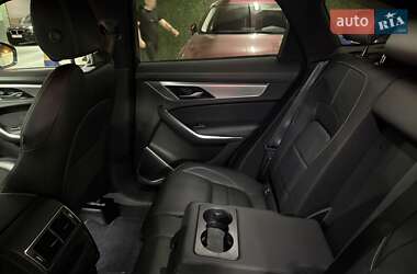 Внедорожник / Кроссовер Jaguar F-Pace 2021 в 