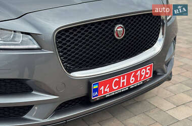 Позашляховик / Кросовер Jaguar F-Pace 2018 в 