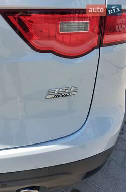 Позашляховик / Кросовер Jaguar F-Pace 2016 в 