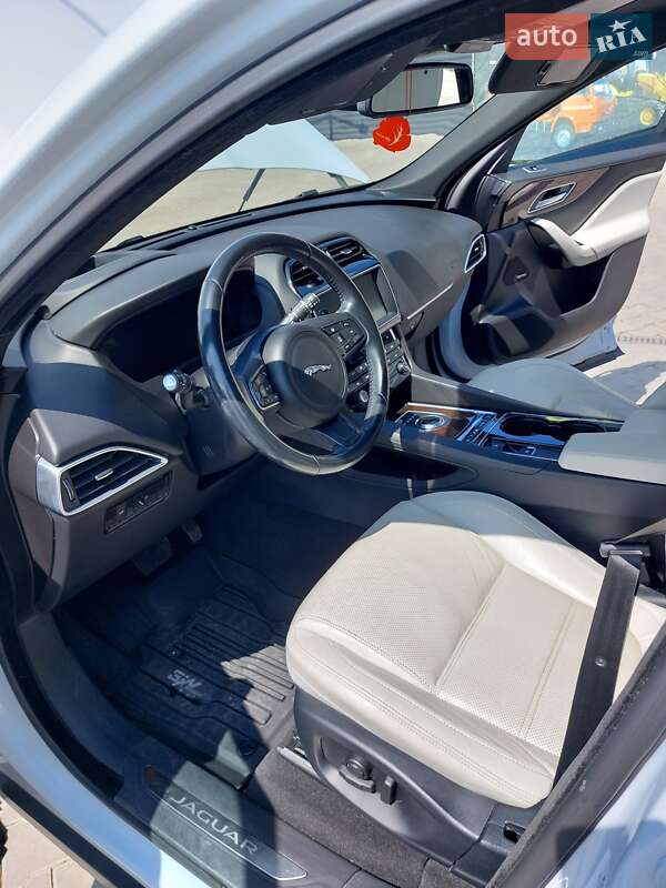 Внедорожник / Кроссовер Jaguar F-Pace 2016 в Звягеле
