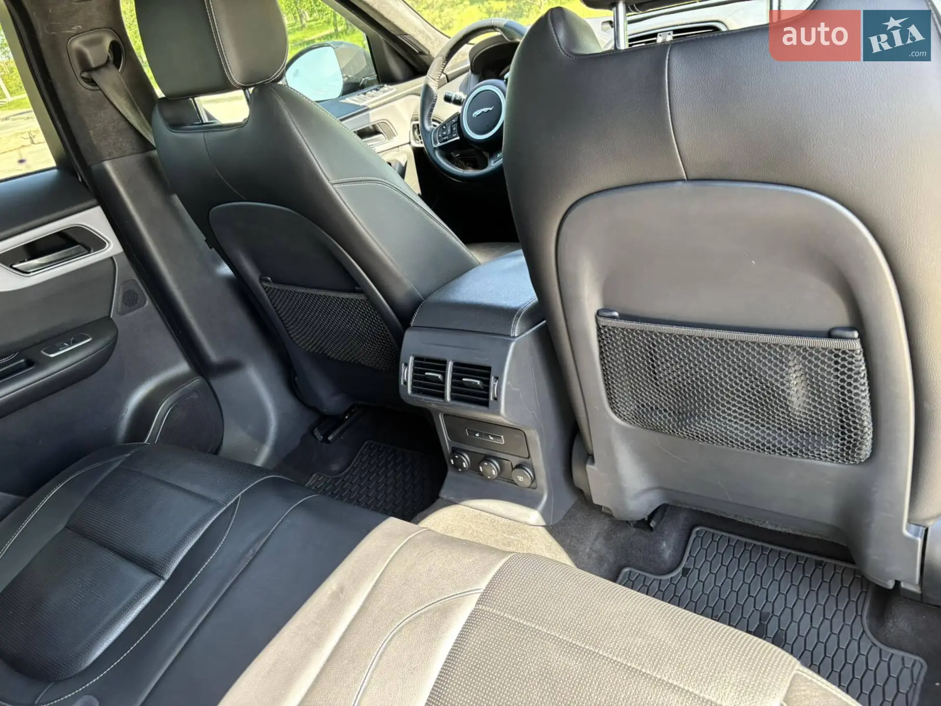 2019 Jaguar F-Pace - мініатюра 13