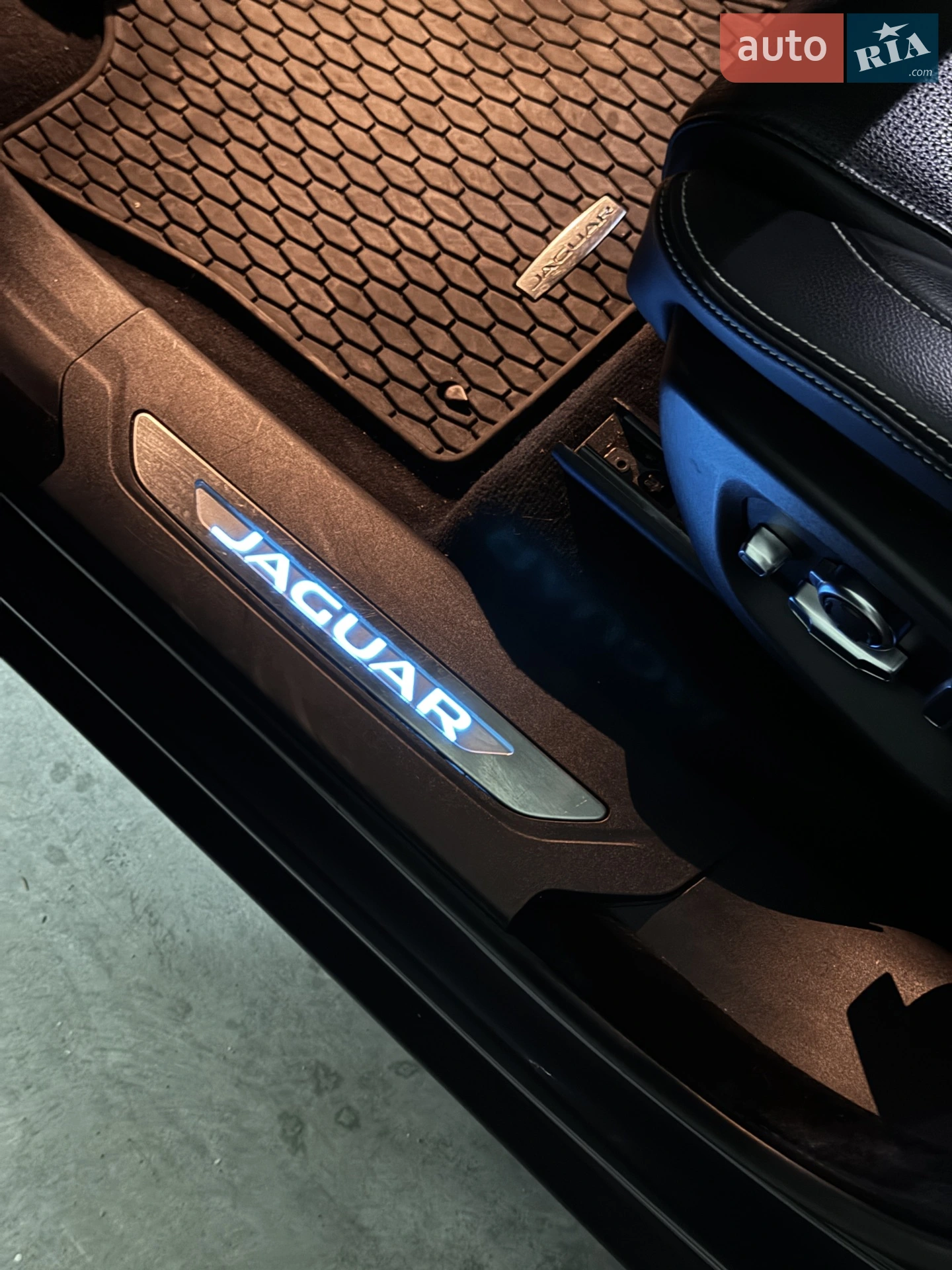 2019 Jaguar F-Pace - мініатюра 20