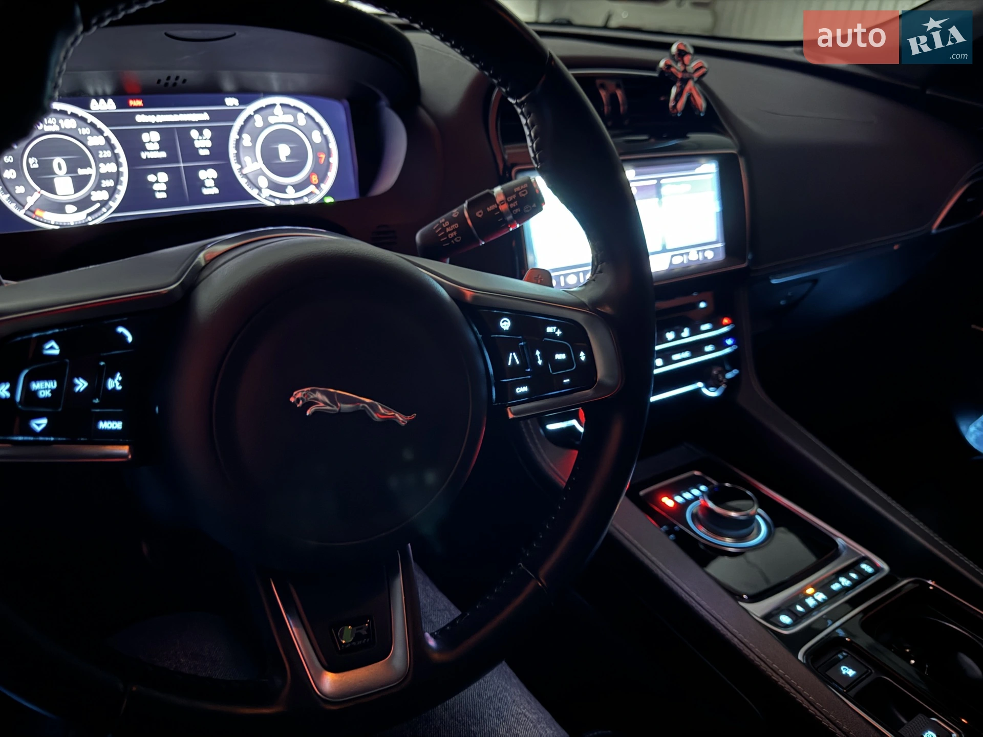 2019 Jaguar F-Pace - мініатюра 25