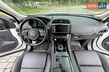 Позашляховик / Кросовер Jaguar F-Pace 2016 в 