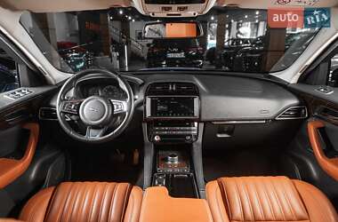 Внедорожник / Кроссовер Jaguar F-Pace 2017 в 