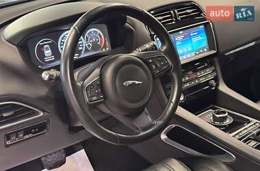 Позашляховик / Кросовер Jaguar F-Pace 2017 в 
