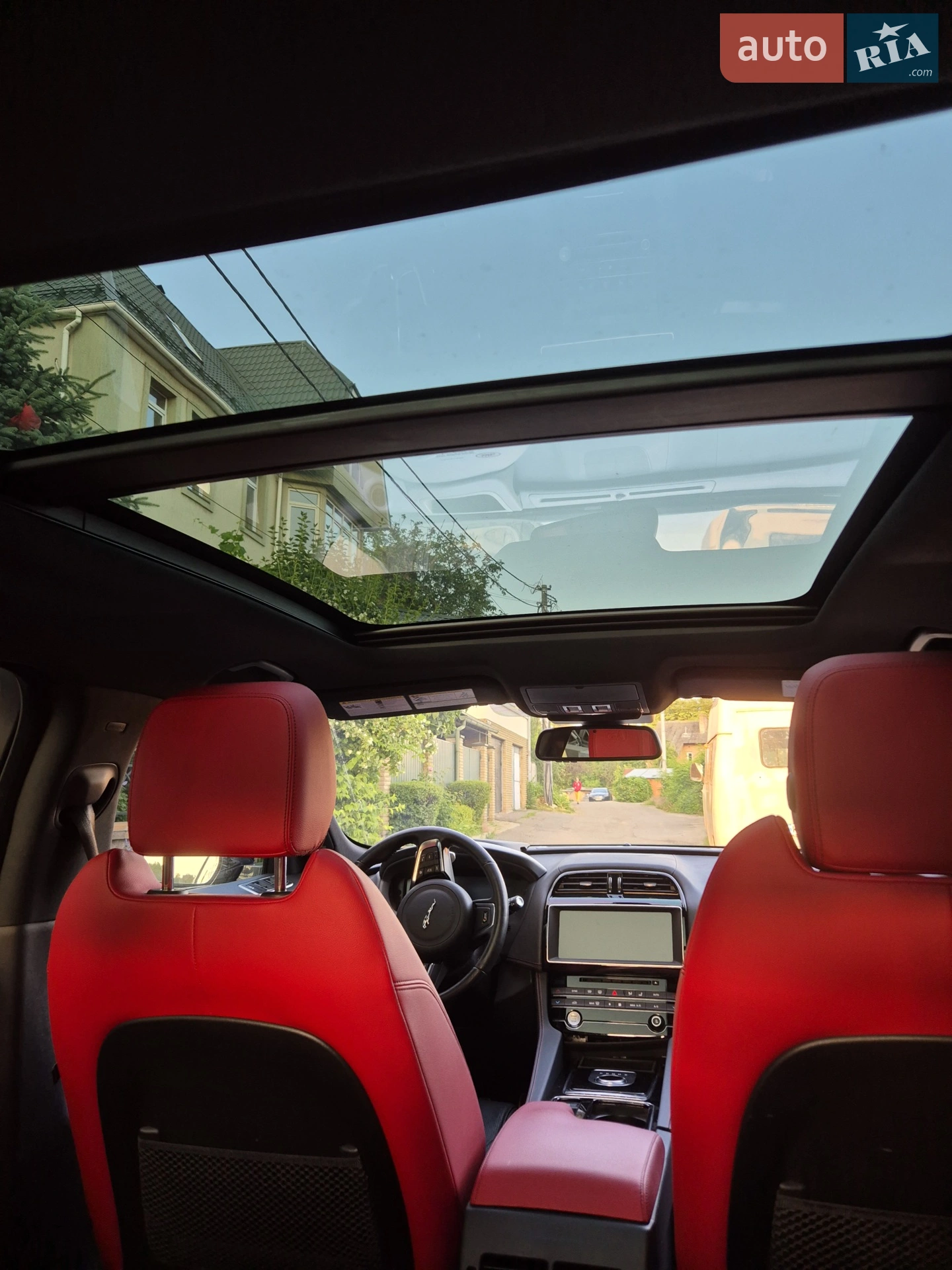 2017 Jaguar F-Pace - мініатюра 18