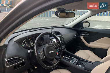 Позашляховик / Кросовер Jaguar F-Pace 2016 в 