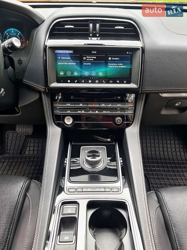 Внедорожник / Кроссовер Jaguar F-Pace 2017 в Чернигове