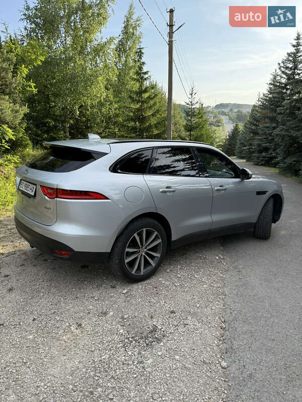 Внедорожник / Кроссовер Jaguar F-Pace 2016 в Тернополе