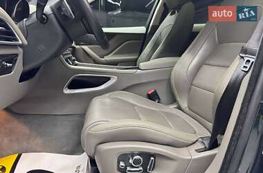 Внедорожник / Кроссовер Jaguar F-Pace 2017 в 